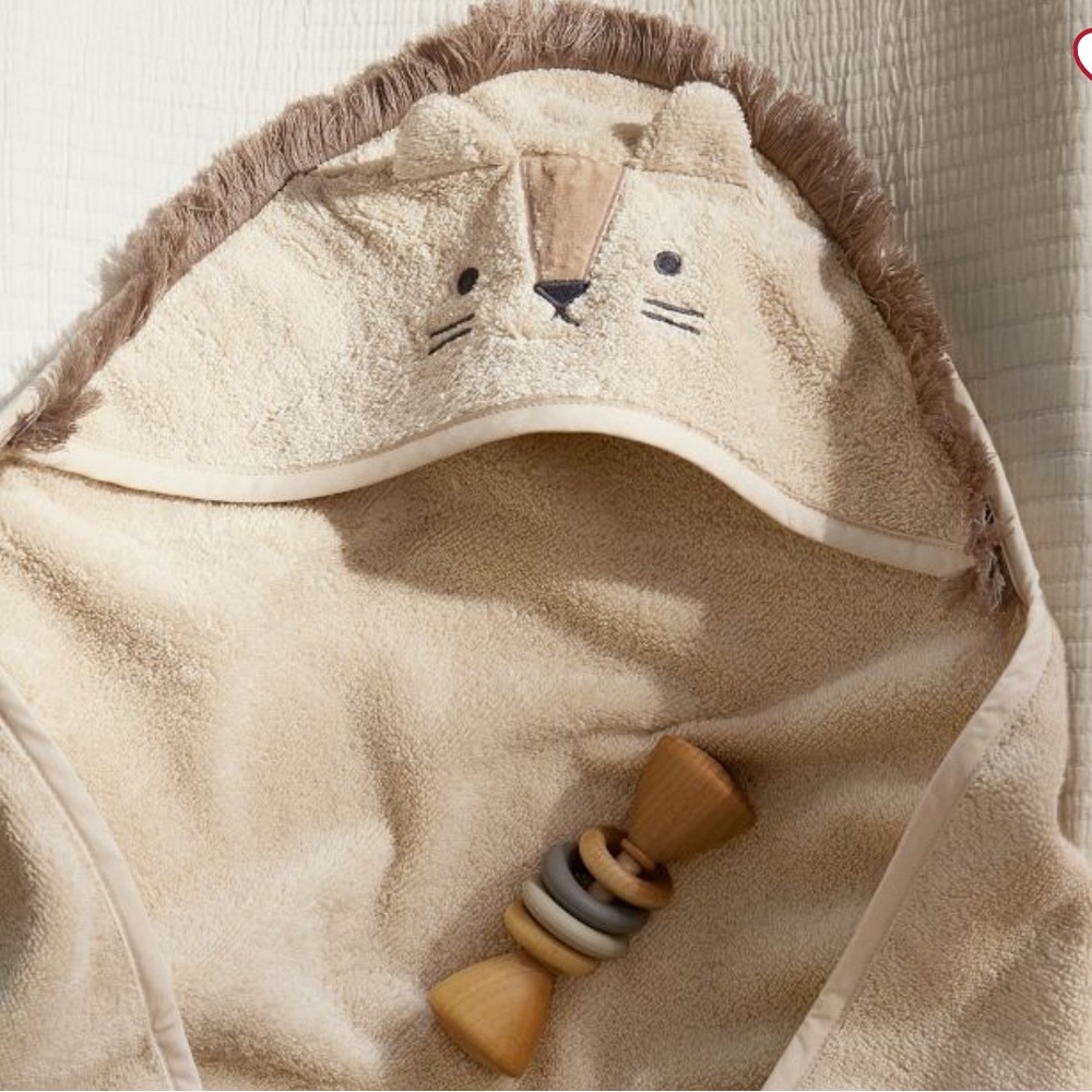 POTTERY BARN KIDS-Super Soft Animal Baby Hooded Towel. Leo Embroidered.